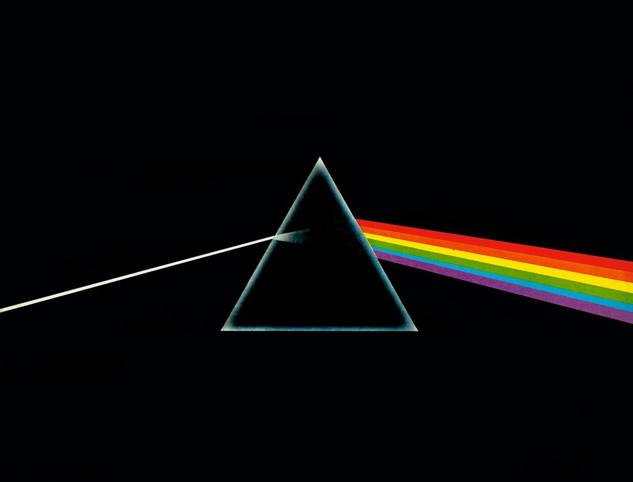 Pink floyd flying. Pink Floyd обложки. Pink Floyd Dark Side of the Moon. Дисперсия света Пинк Флойд. Pink Floyd Dark Side of the Moon обои.